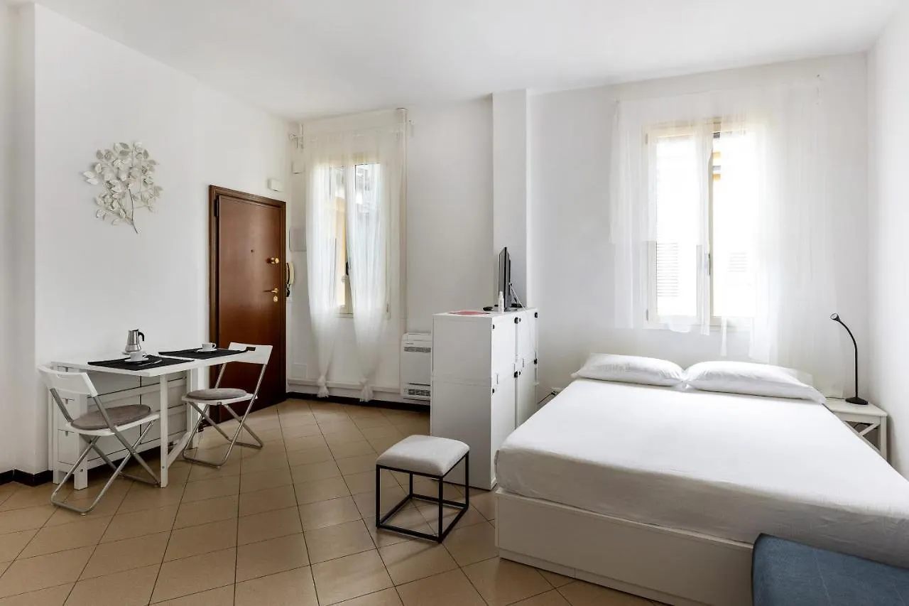 White Leaves Studio By Wonderful Italy location